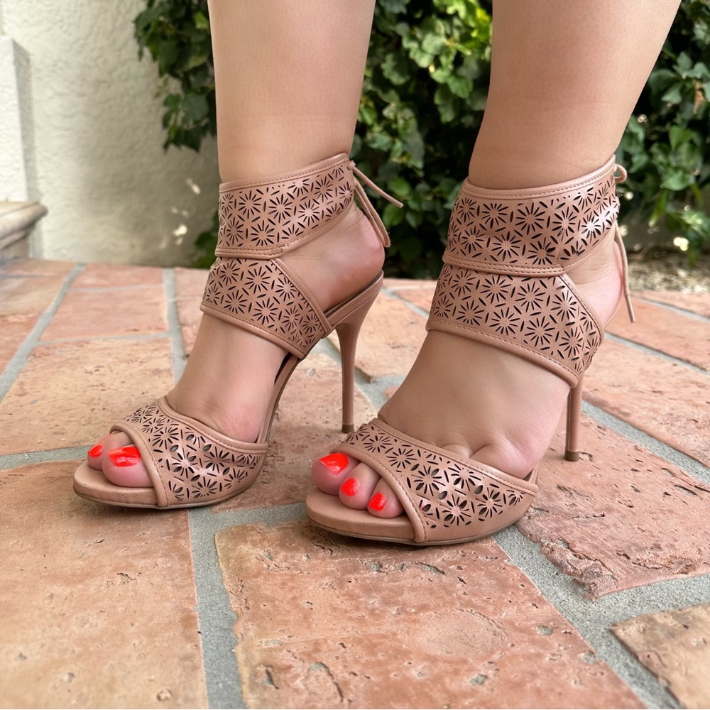 Jessica Simpson heels